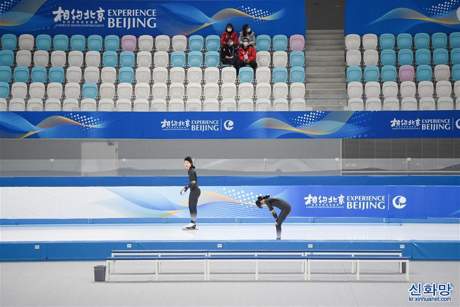 （体育）（3）速度滑冰——“相约北京”冰上测试活动速滑比赛在“冰丝带”鸣枪起跑