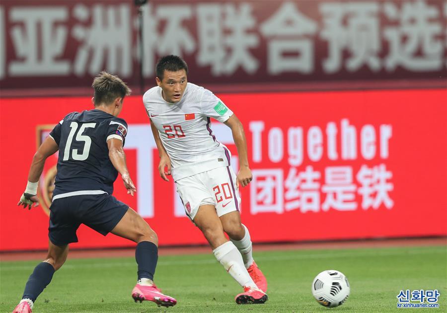 （体育）（18）足球——世预赛：中国队胜关岛队