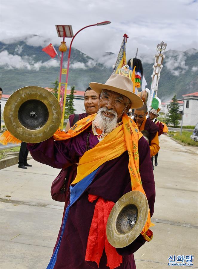 （社会）（4）西藏：共康村欢度“望果节”