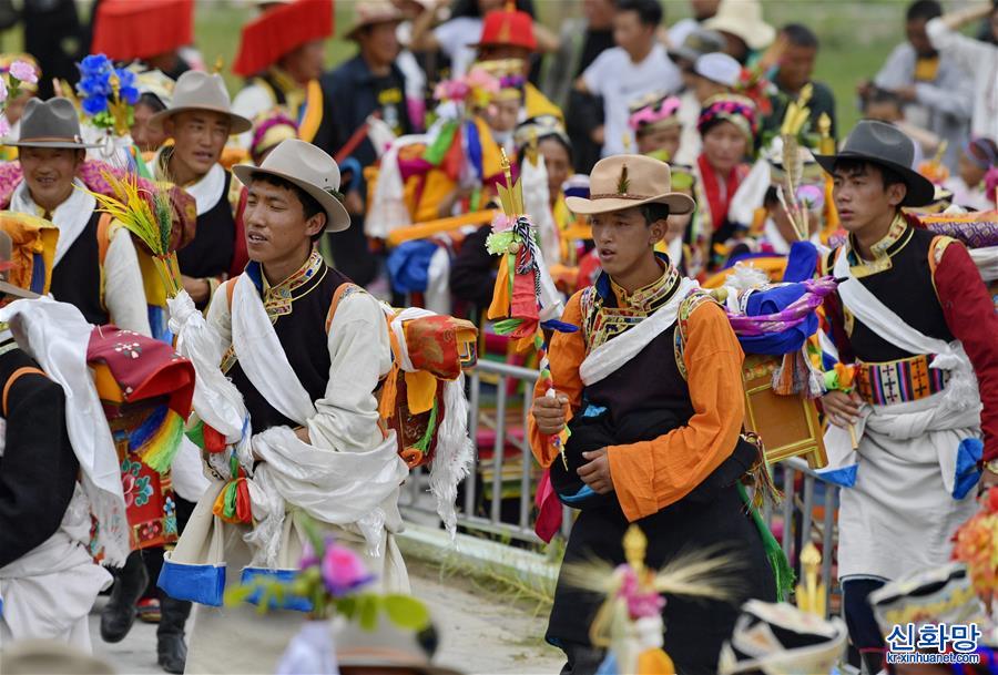 （社会）（2）西藏：共康村欢度“望果节”