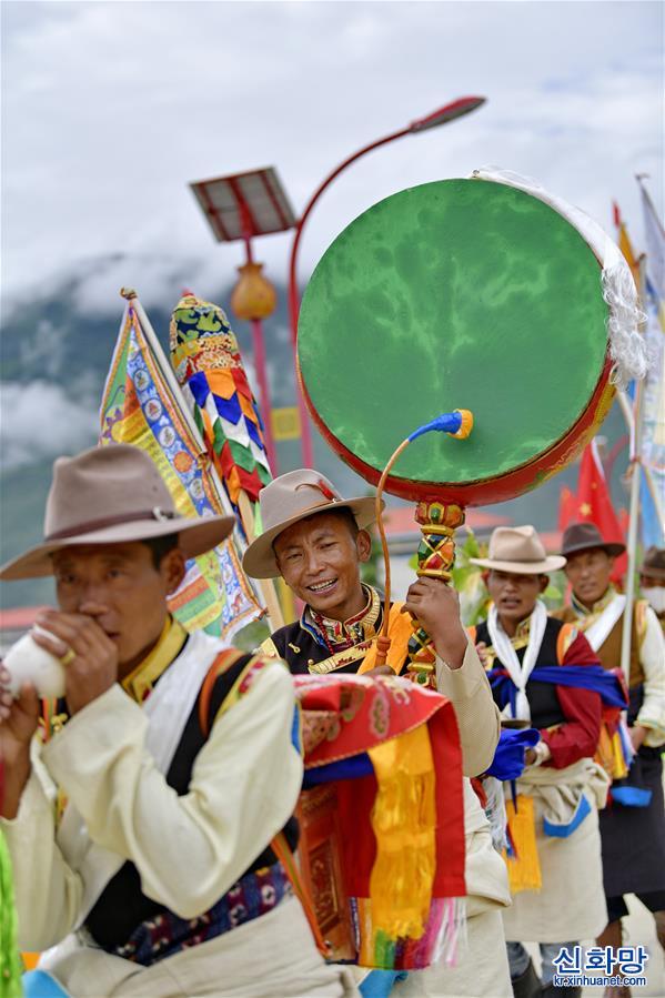 （社会）（5）西藏：共康村欢度“望果节”
