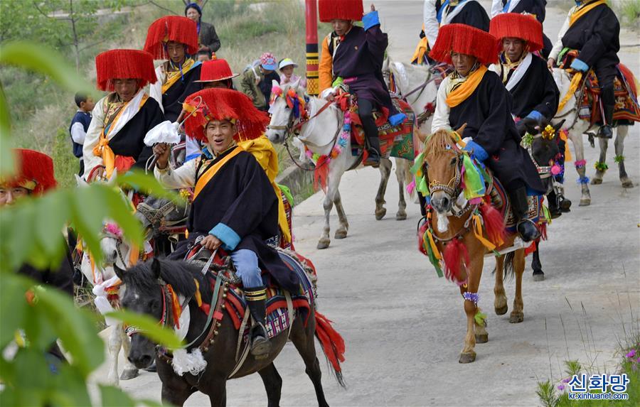 （社会）（3）西藏：共康村欢度“望果节”