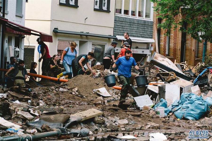 （国际）（1）德国巴特明斯特艾弗尔：洪水过后