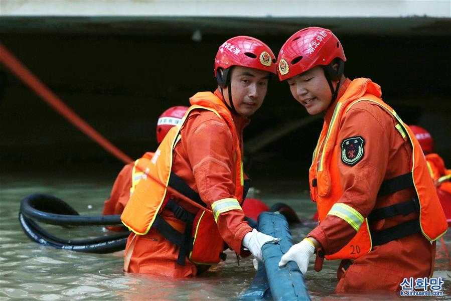 （关注河南强降雨）（6）郑州：清淤排涝 恢复重建