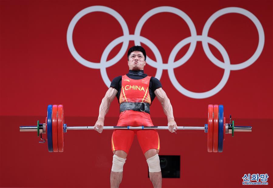 （东京奥运会）（16）举重——男子61公斤级：李发彬夺冠