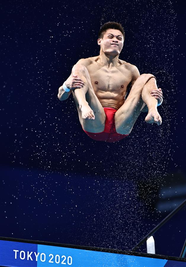 （东京奥运会）（2）跳水——男子10米跳台决赛：中国选手包揽冠亚军