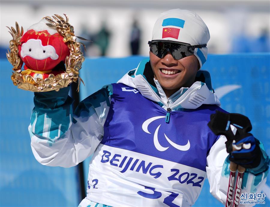 （北京冬殘奧會）殘奧冬季兩項——男子中距離（坐姿）：中國選手劉夢濤奪冠