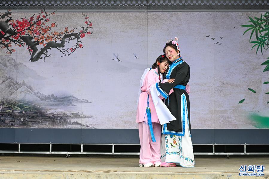 (文化)(2)传承非遗文化 唱响佤族清戏