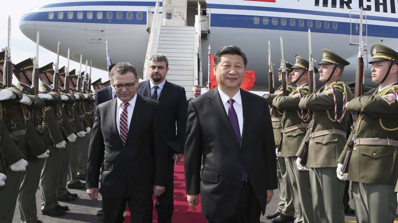 시진핑 주석 프라하 도착, 체코 국빈방문 시작