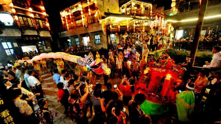 中장시, '금용'춤을 추며 추석 맞이