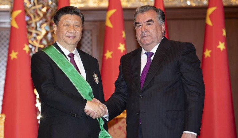 시진핑 주석, 타지키스탄 대통령으로부터 ‘왕관 훈장’ 받아