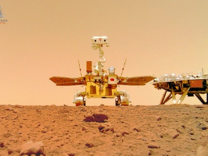 中 화성 탐사 로봇 '주룽'이 촬영한 새로운 화성 사진 공개