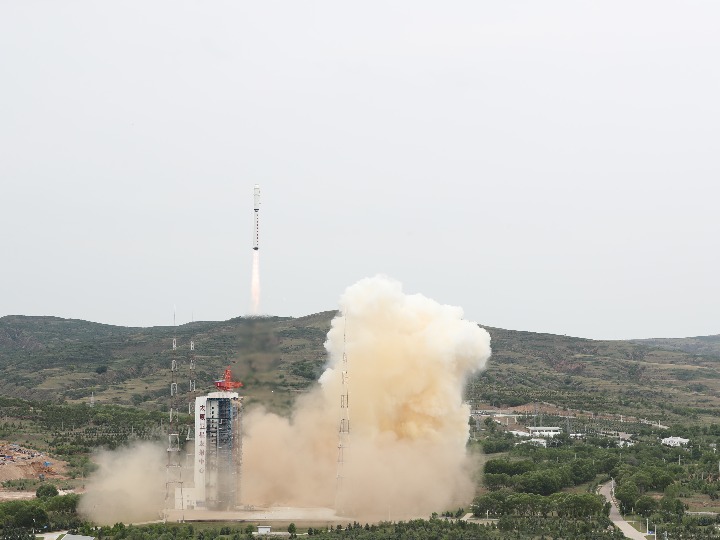 中 위성 4개 실은 창정 로켓 발사 성공