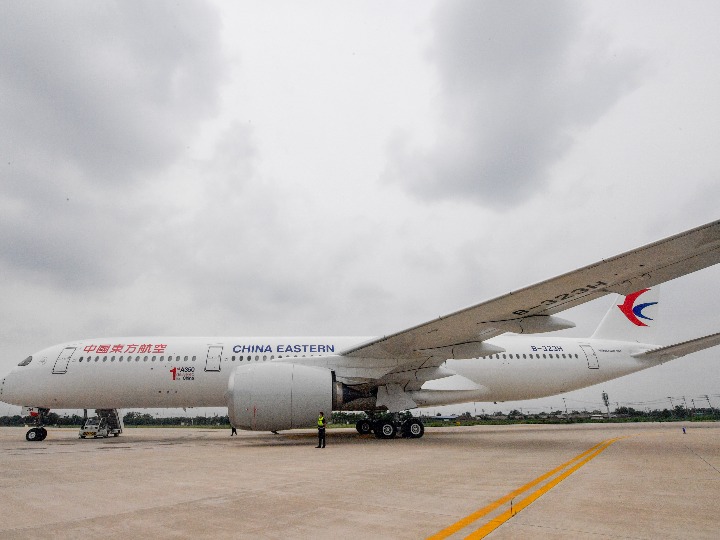 에어버스 A350 中서 첫 납품…동방항공에 인도