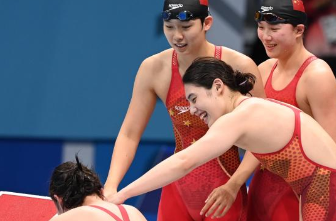 수영——여자 계영 800m 결승: 中, 세계 신기록 경신…금메달 수확