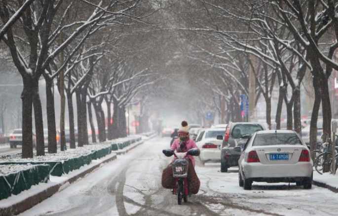 중국 중동부 지역 대규모 눈비날씨 맞아