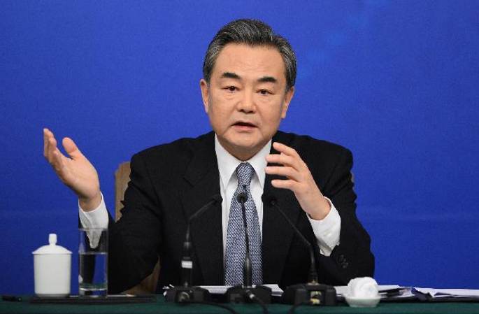왕이 中 외교부장, 2015년 중국 외교 키워드는 ‘한 개 중점, 두 개 기본선’
