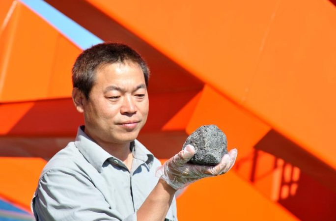 보물을 주웠다! 중국 과학자, 남극에서 1300g의 귀중한 4 베스타 운석을 발견
