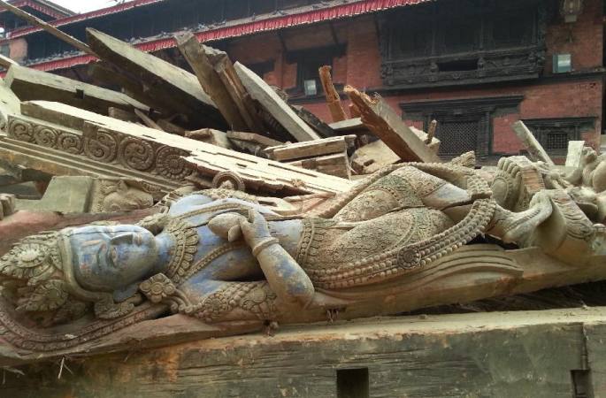 네팔 강진으로 1805명 사망