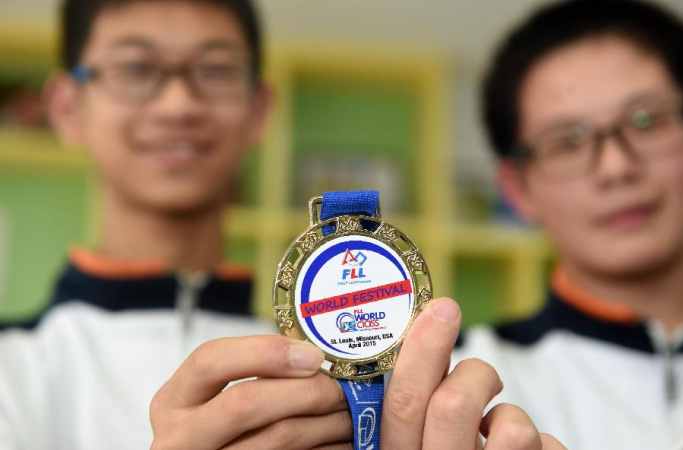 中 중학생, 세계 청소년 로봇선수권대회 FLL 금메달