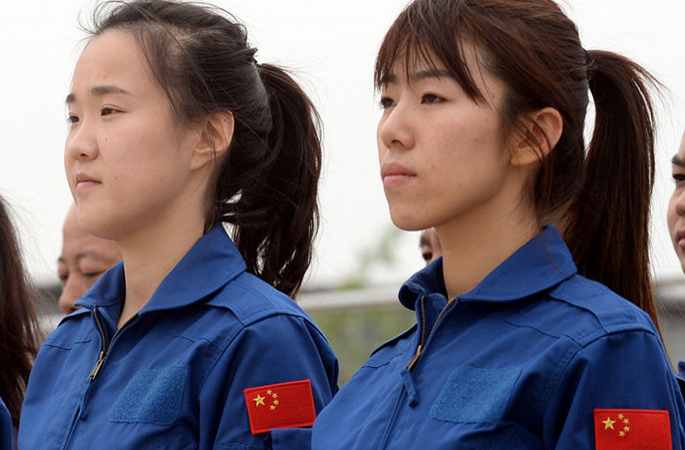 베이징 첫 ‘공중 여경찰’ 단독 비행 심사