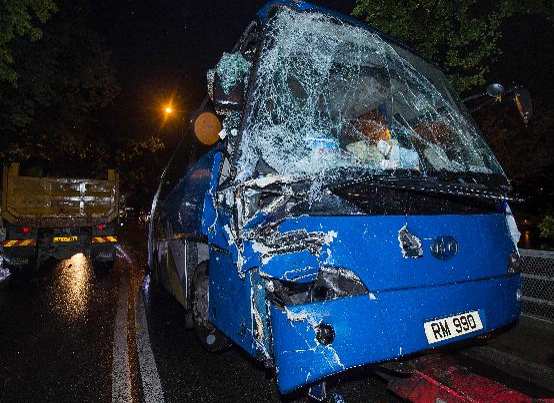 내지와 한국 관광단 홍콩에서 교통사고로 53명 부상