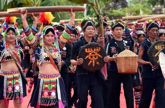 제14기 중국 보이차축제 개막