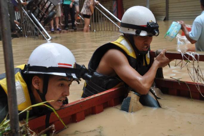 폭우로 인해 구이저우 쑹타오 8.5만명 피해