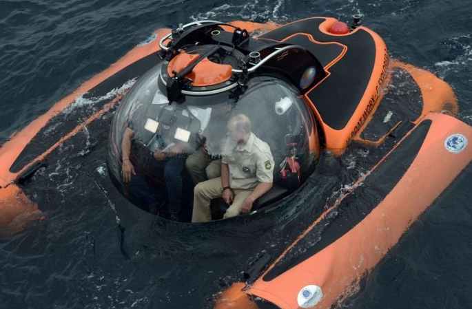 俄 대통령 부틴 크림 공화국 방문, 흑해에서 잠수함 타고 침몰된 선박을 탐방