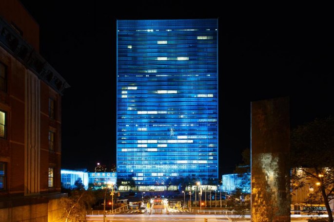 세계 각 지, 유엔 창설 70주년 기념 위해 파란 불빛 점등
