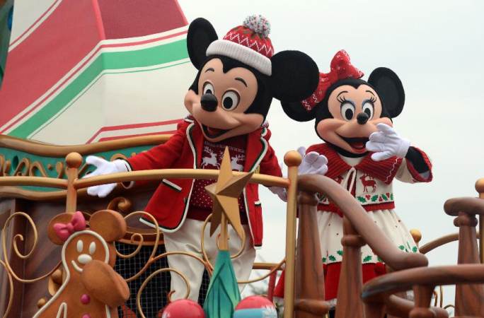 도쿄 디즈니랜드, 성탄절맞이 퍼레이드 펼쳐