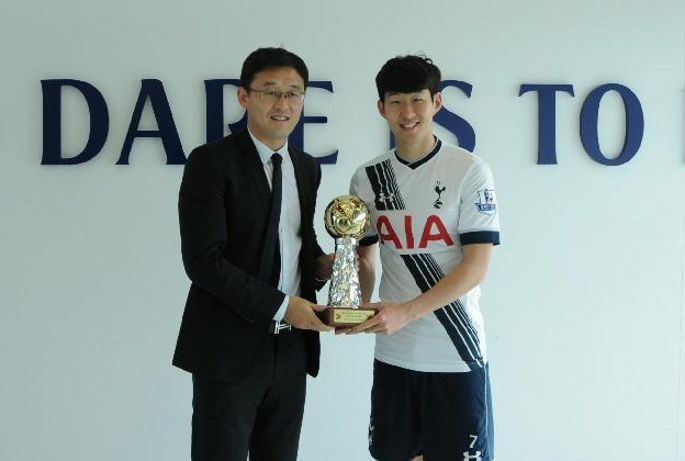 中순지하이, 손흥민 선수에게 아시아 최우수 축구선수상 수여