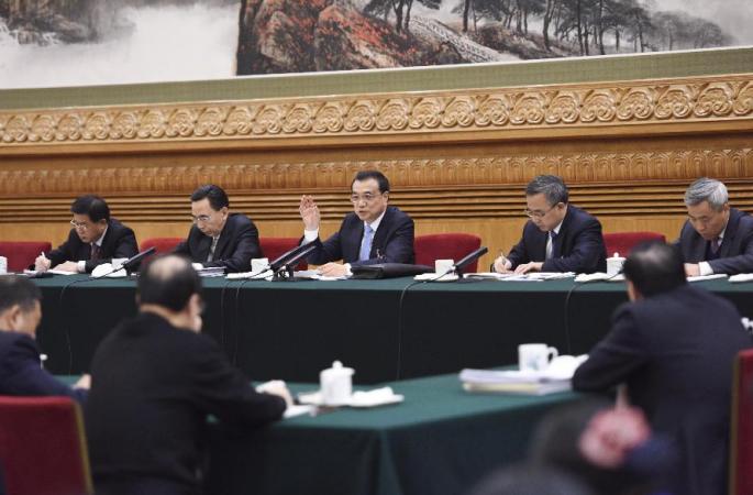 리커창 총리, 광둥대표단 심의 참석