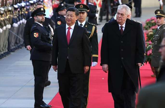 시진핑 中주석, 체코 대통령의 환영식에 참석