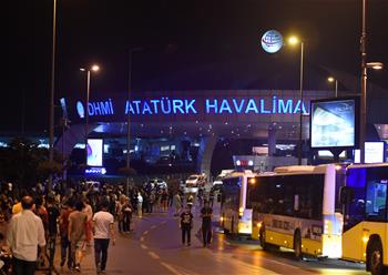 터키 이스탄불국제공항에서 폭발 발생, 최소 36명 사망