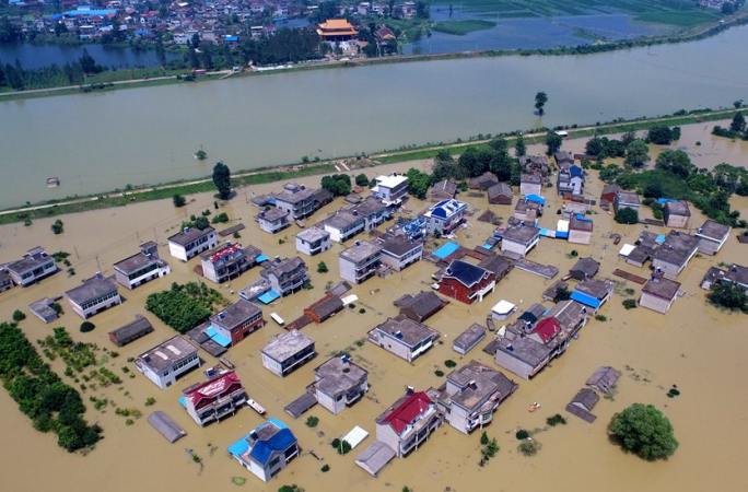 [신화망 드론 촬영] 안후이 둥즈현 폭우로 마을이 물바다로 되다