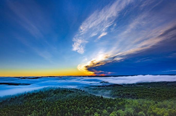 헤이룽장 자거다치 둥산에서의 아침, 구름 속 신비의 세계