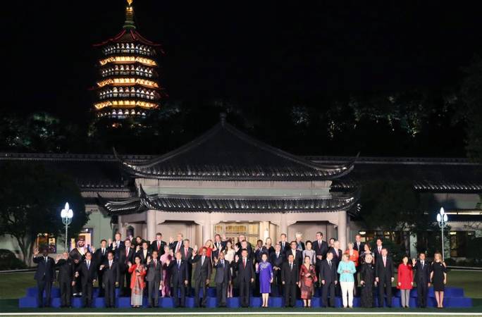 시신핑 주석, 부인 펑리위안과 G20 정상회의 참석 외국 측 대표팀 단장 및 전체 귀빈 환영