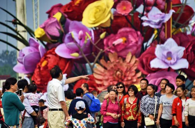 꽃으로 장식된 베이징 창안제