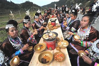 구이저우 리핑 둥족, 전통명절 경축