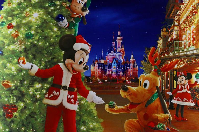 상하이 디즈니랜드 첫 크리스마스 시즌 모드 진입...오리지널 국제전통 축전 체험