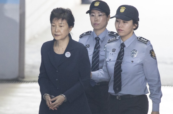 박근혜 韓 전 대통령 재차 재판에 출석