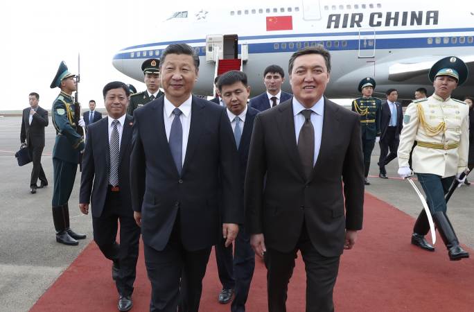 시진핑 주석 아스타나에 도착해 카자흐스탄 국빈 방문시작, SCO 회원국 정상 이사회 제17차 회의와 아스타나 엑스포 개막식 참석