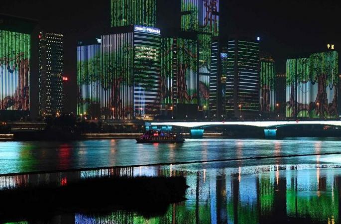 푸저우 조명쇼…민강(閩江) 양안 빌딩서 국내 최선진 건축물 동화 상연