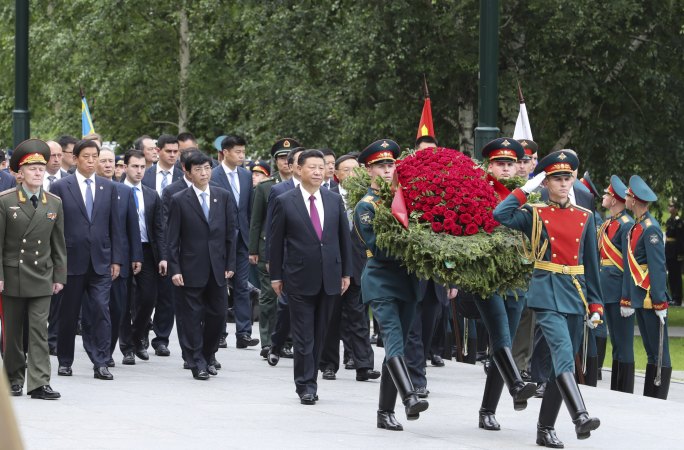 시진핑 中 국가주석, 러시아 무명열사묘에 화환 진정