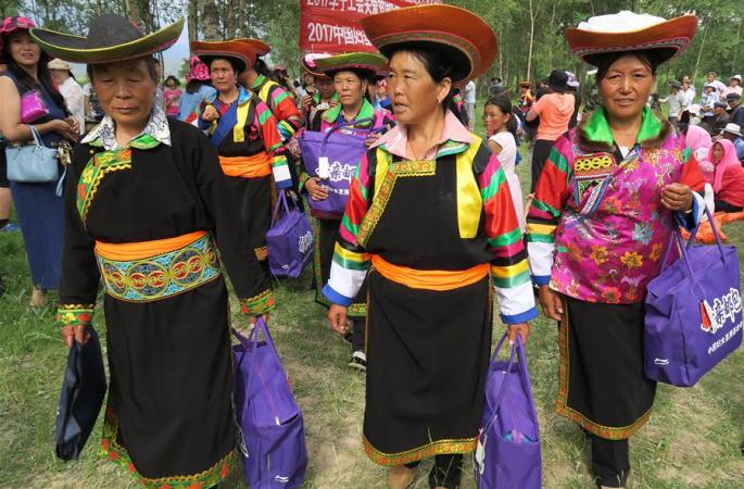 “어머니 소포” 칭하이 토족 빈곤여성의 혜택