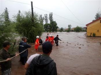 헤이룽장 웨이허 삼림지구 폭우로 일부 주택이 무너지고 통신 중단