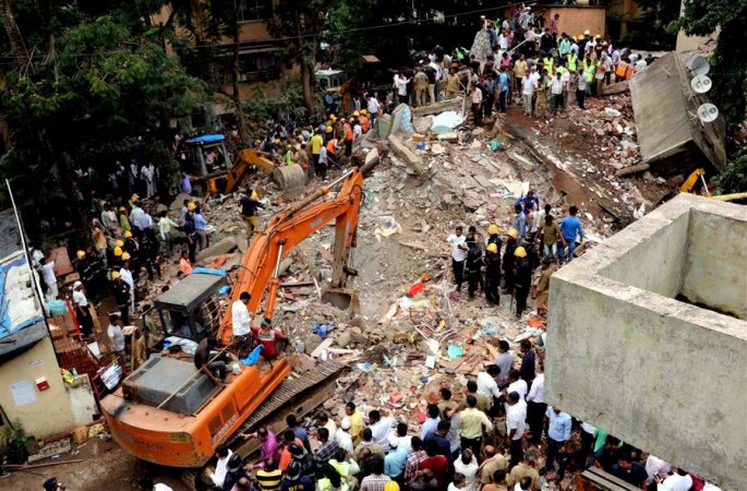 인도 뭄바이 시민 아파트 붕괴, 사망자 수 12명