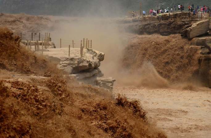 황허 후커우 폭포서 ‘삼복 홍수’ 발생