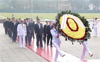 시진핑 中 국가주석, 호찌민 주석묘에 화환 진정
